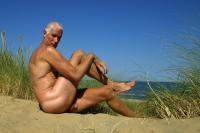 Klicken zum ansehen tanned_in_dunes_t1.jpg