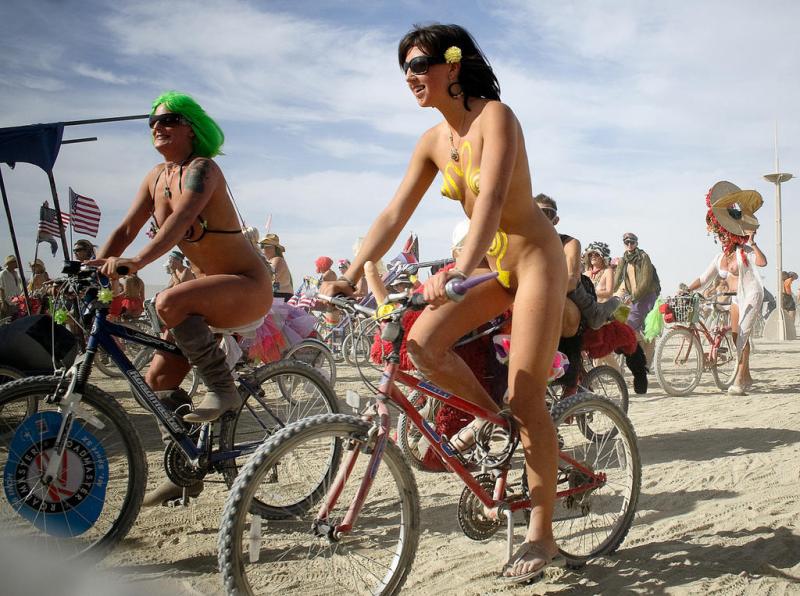 nude_cycling_females_at_burnin.jpg